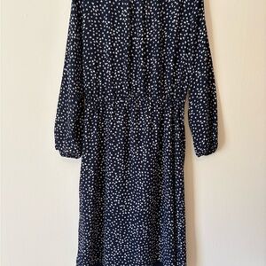 GAP Navy floral Dress. Drawstring dress with pockets.